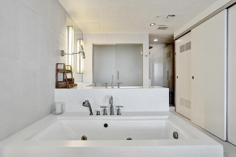 Premier Upgraded FLL 2BR Penthouse Best Views of the W Resort! - image 38