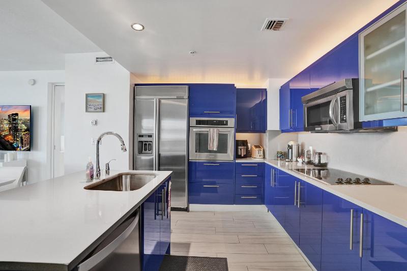 Premier Upgraded FLL 2BR Penthouse Best Views of the W Resort! - image 29