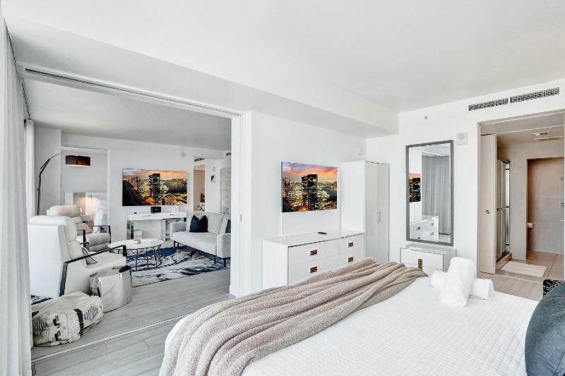 Premier Upgraded FLL 2BR Penthouse Best Views of the W Resort! - image 26