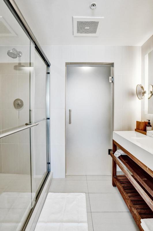 Premier Upgraded FLL 2BR Penthouse Best Views of the W Resort! - image 37