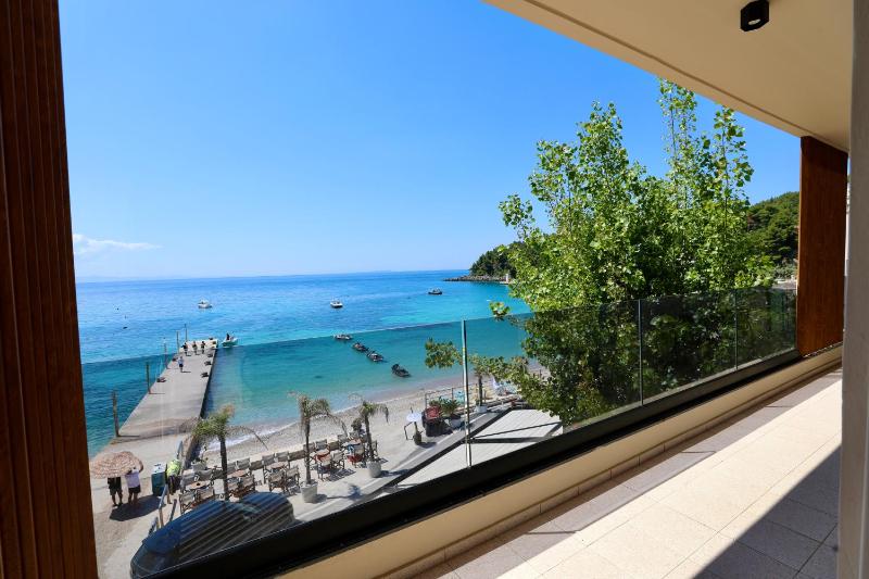 Manolo & Jolie Luxury Villa - image 15