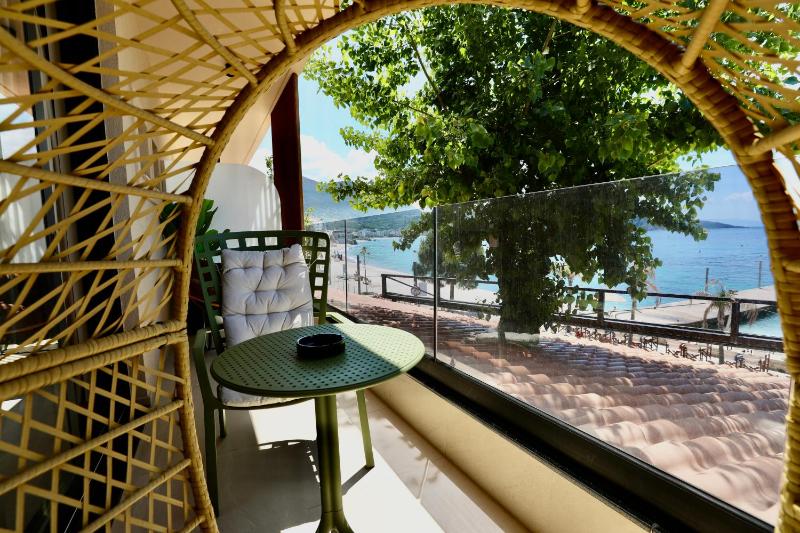 Manolo & Jolie Luxury Villa - image 2