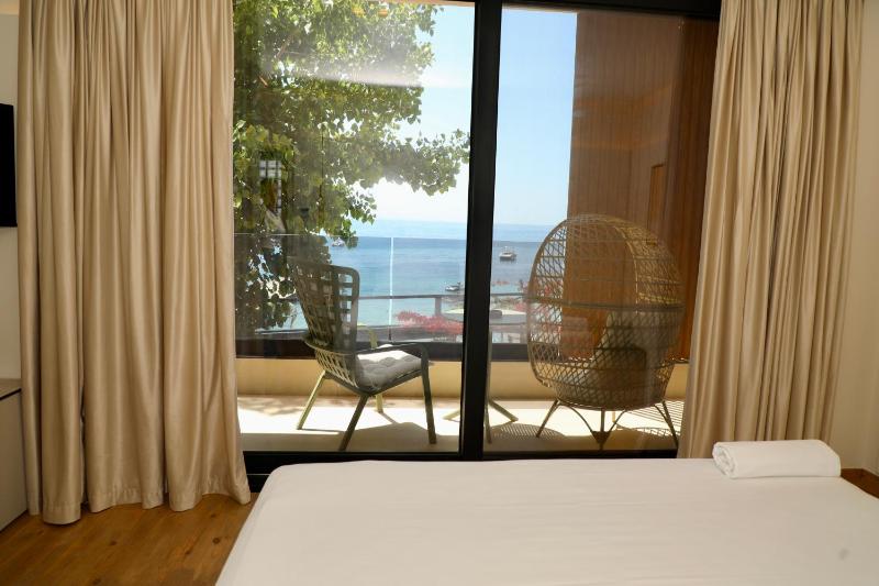 Manolo & Jolie Luxury Villa - image 6