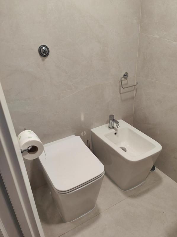 Appartamento confortevole con un'ampia camera da letto - image 5