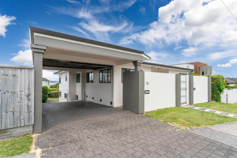 Pataka Lookout - 3 bdrm walk to the lake - image 26