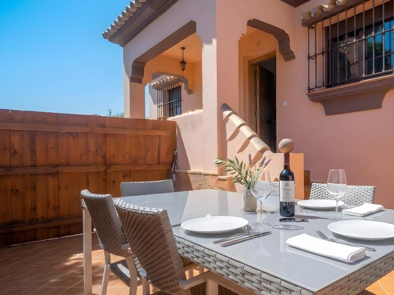 Casa cerca del pueblo terraza privada alquilamos a familias - image 9