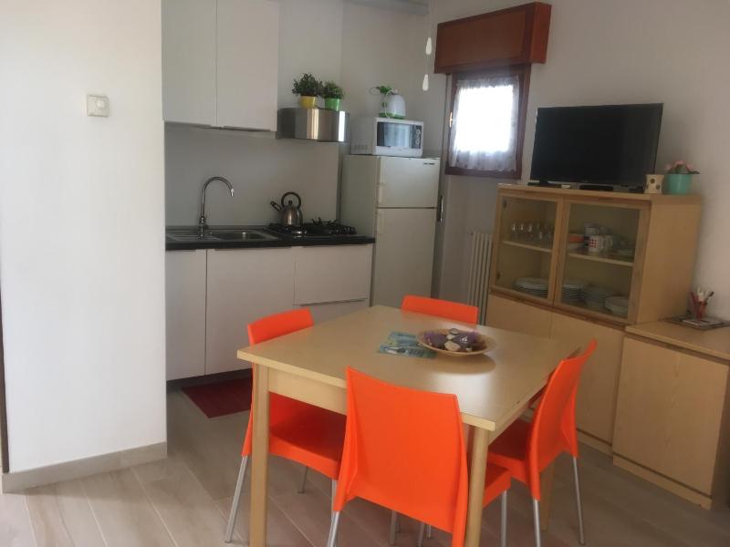 One-Bedroom Apartment B33 image 4