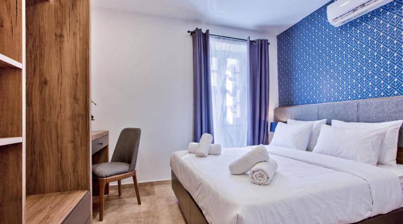 Valletta Luxury 4-Bedroom Duplex with Stunning Sea Views Private Terrace and Jacuzzi - image 15