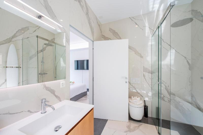 Residenza La Fontana with View Terrace - Happy Rentals - image 8