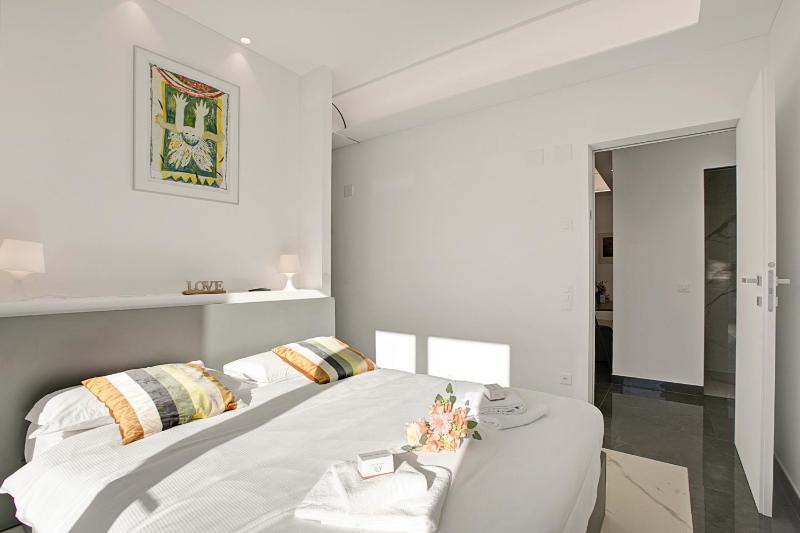 Residenza La Fontana with View Terrace - Happy Rentals - image 27
