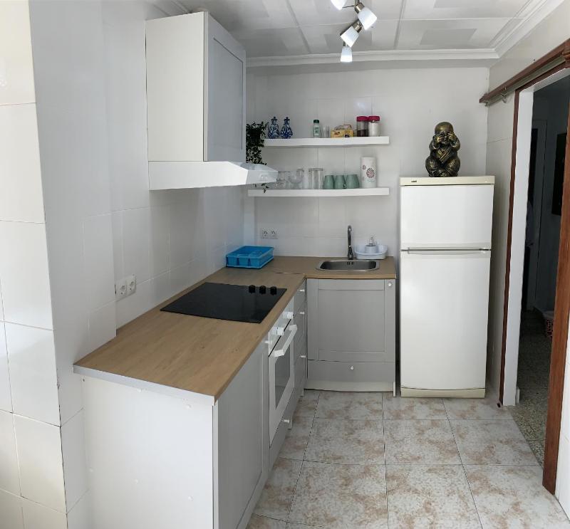 Delightful 3 bedroom Apartment with Terrace ESP1EV - image 4