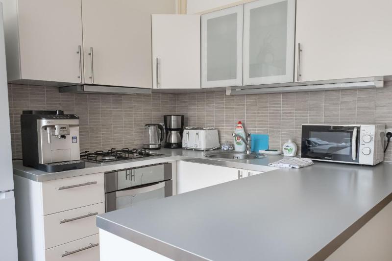 Apartments with 2 Bathrooms - 9 min walk to Old Town Square - image 5