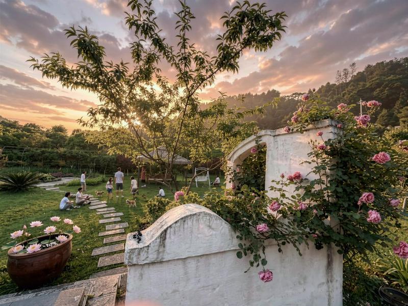 Inshan Mountain Boutique Lodge Near Zhangjiajie National Forest Park South Gate With Garden Mountain Views Traditional Chinese Residence Style Quiet Retreats For Travelers Seeking Nature And Seclusion - image 30