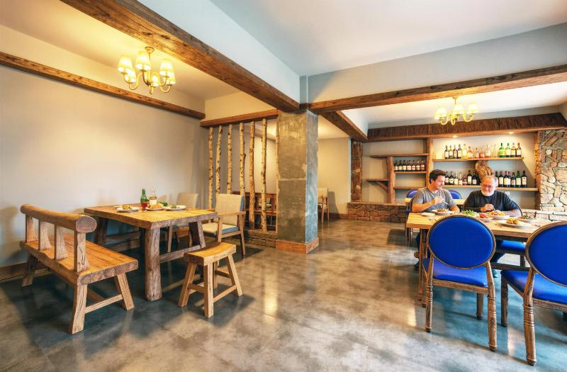 Inshan Mountain Boutique Lodge Near Zhangjiajie National Forest Park South Gate With Garden Mountain Views Traditional Chinese Residence Style Quiet Retreats For Travelers Seeking Nature And Seclusion - image 13