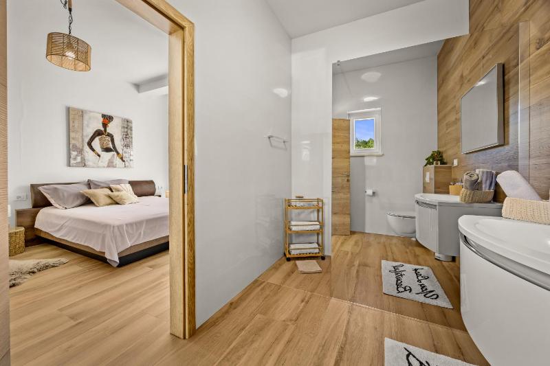 Villa Pergosa near Medulin for 8 persons with 38 m2 pool sea view - only 200 meters from beach - image 43