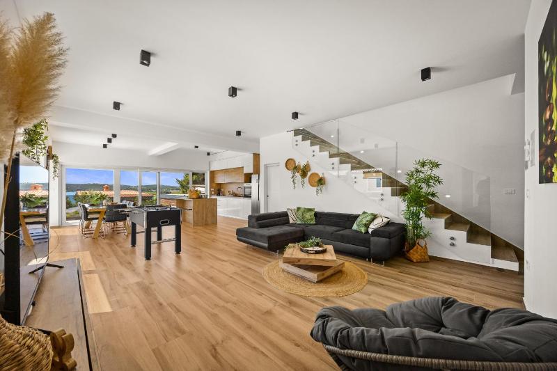Villa Pergosa near Medulin for 8 persons with 38 m2 pool sea view - only 200 meters from beach - image 25