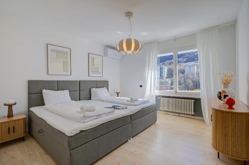Lugano Lake View Villa with Private Pool - image 17