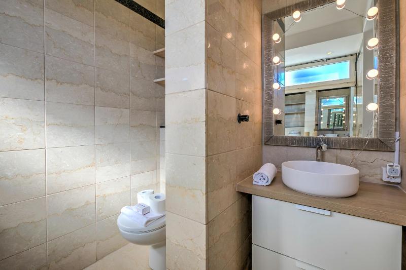 Lugano Lake View Villa with Private Pool - image 39