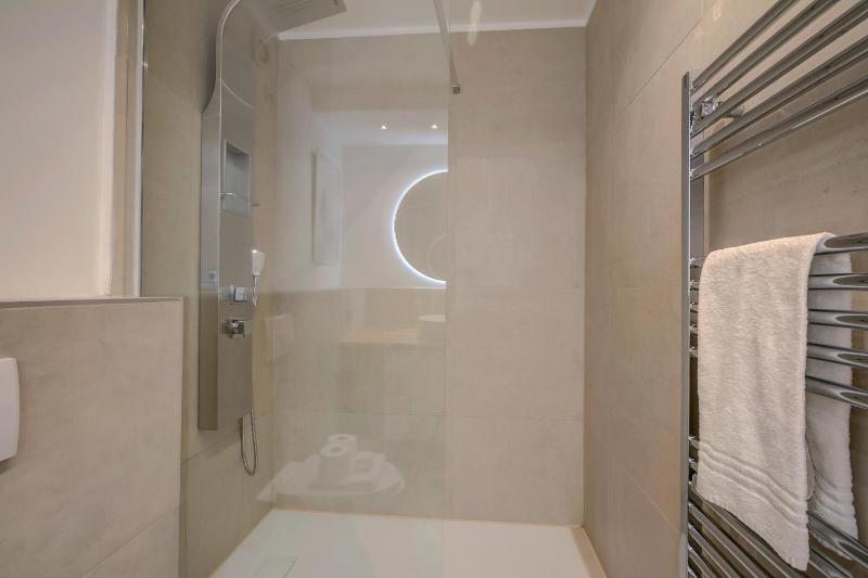 Lugano Lake View Villa with Private Pool - image 36