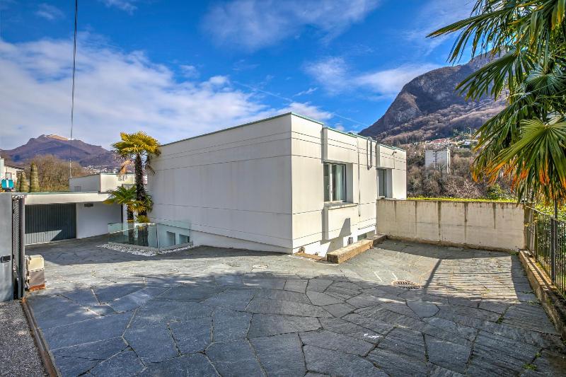 Lugano Lake View Villa with Private Pool - image 15
