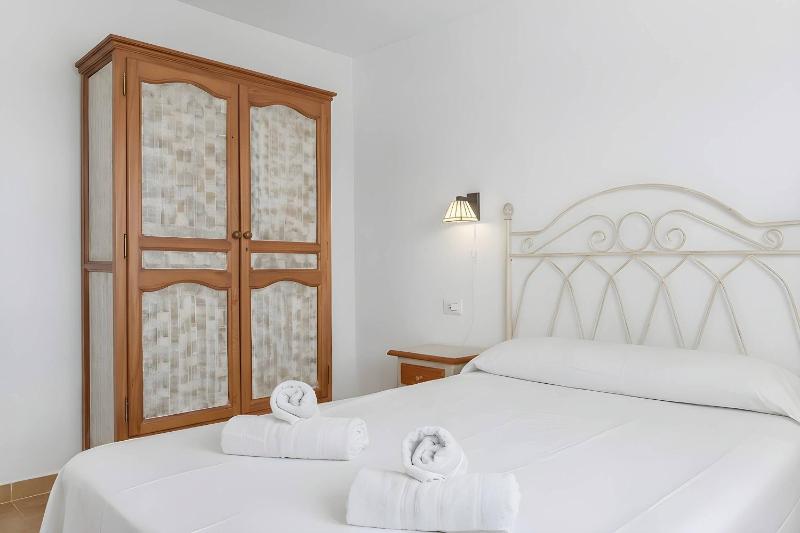 Apartamento con piscina compartida a 2 km de las playa - image 15