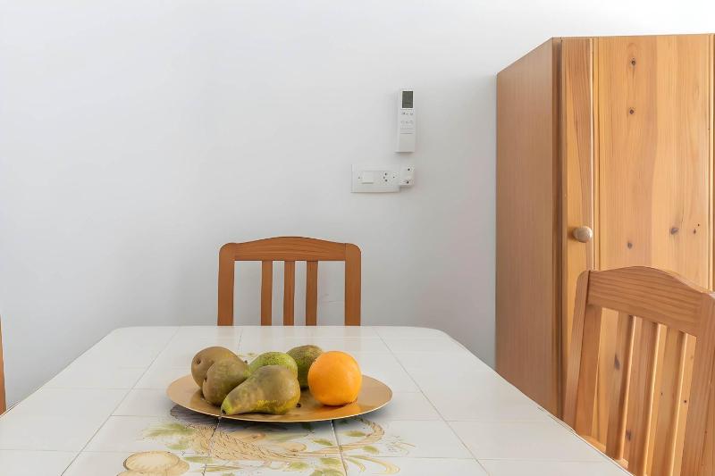 Apartamento con piscina compartida a 2 km de las playa - image 7