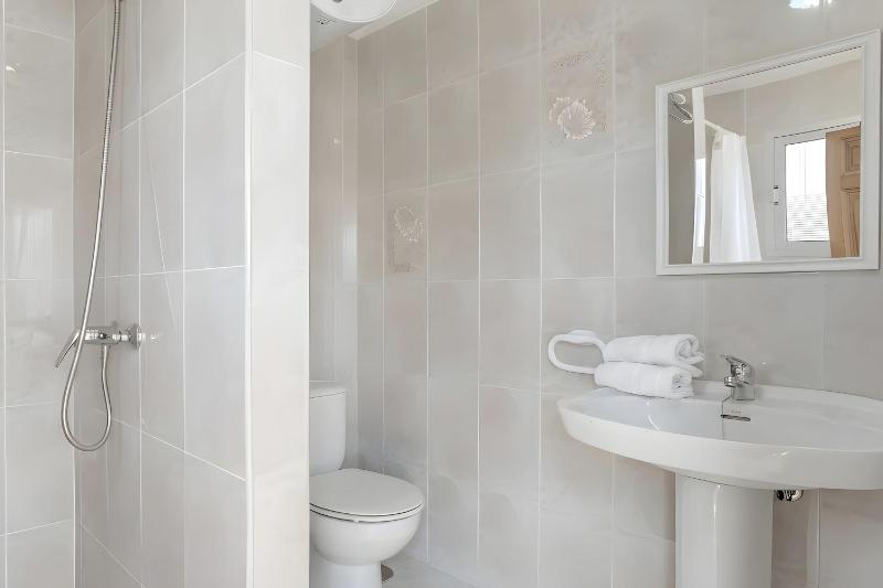 Apartamento con piscina compartida a 2 km de las playa - image 21