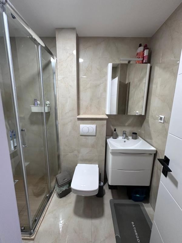 Modern Sea & City View Apartment with Parking - image 12