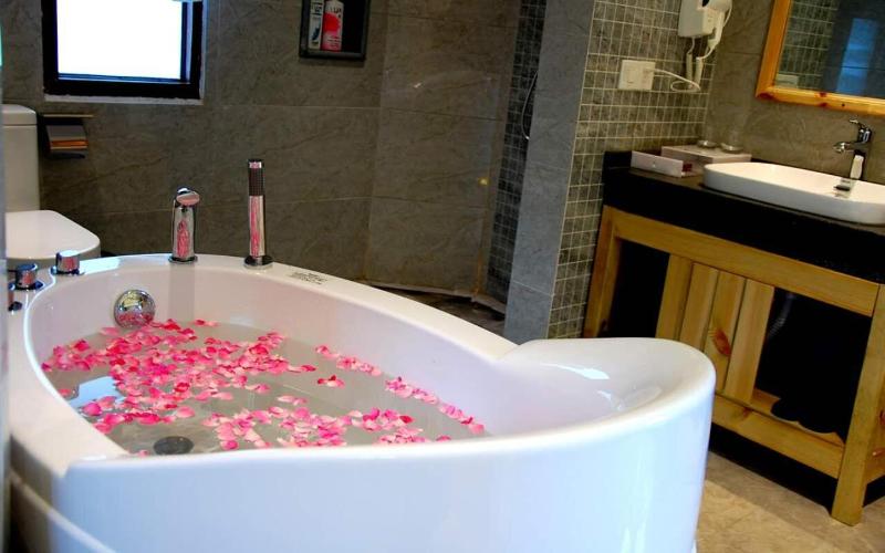 Yuezhu Xuan Zen Boutique Resort Lijiang Ancient TownNaxi courtyard Near Mu's Palace and Zhongyi Market and Sifang StEnglish Host and Travel AssistantFree Airport Pickup for 3 nights and Luggage ServiceDaily Western and Chinese Breakfast - image 28
