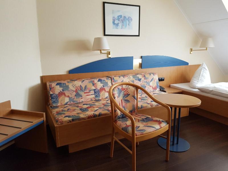 Single Room image 4