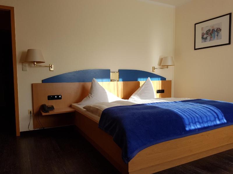 Double Room image 4