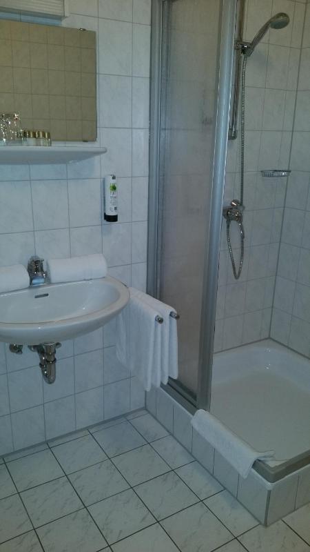 Double Room image 3