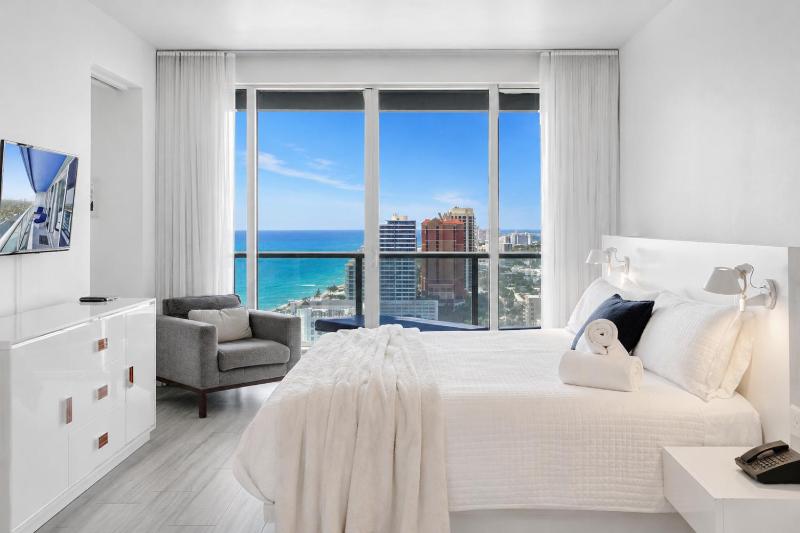 Premier Upgraded FLL 2BR Penthouse Best Views of the W Resort! - image 1