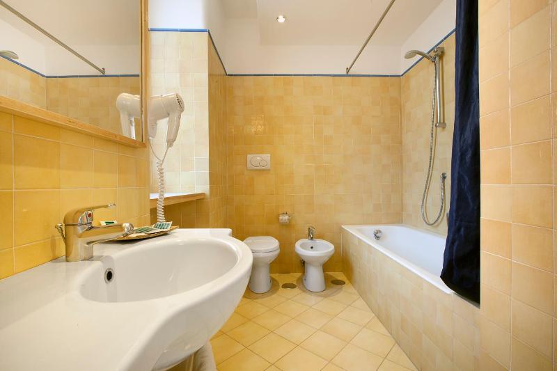 Sorrento Apartments One - image 32