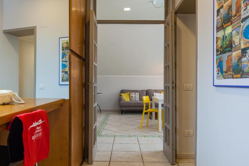 Bright Rooftop Apartment - image 3