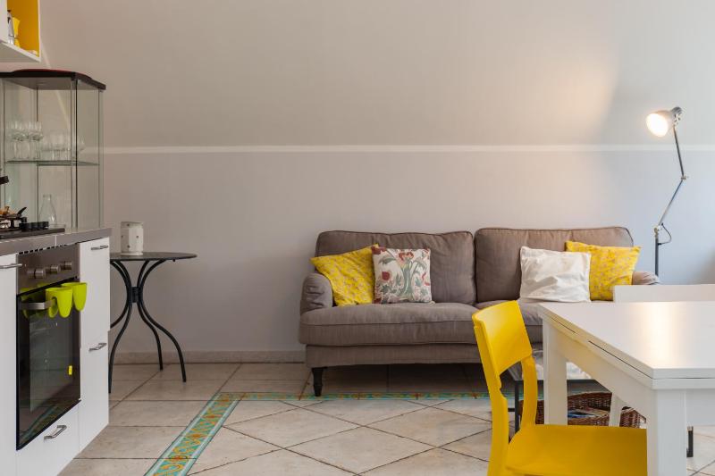Bright Rooftop Apartment - image 13