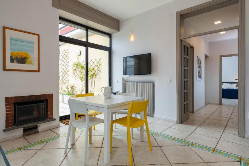 Bright Rooftop Apartment - image 14