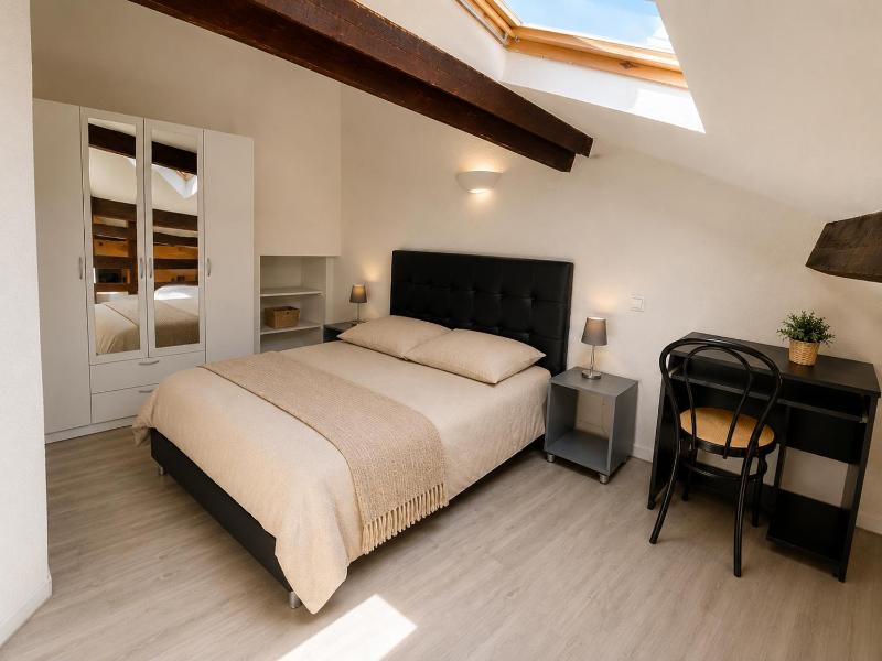 Le Cocon d'Avignon - T2 Duplex 40m2 - Centre historique Intra muros- WIFI CLIMATISATION - image 5