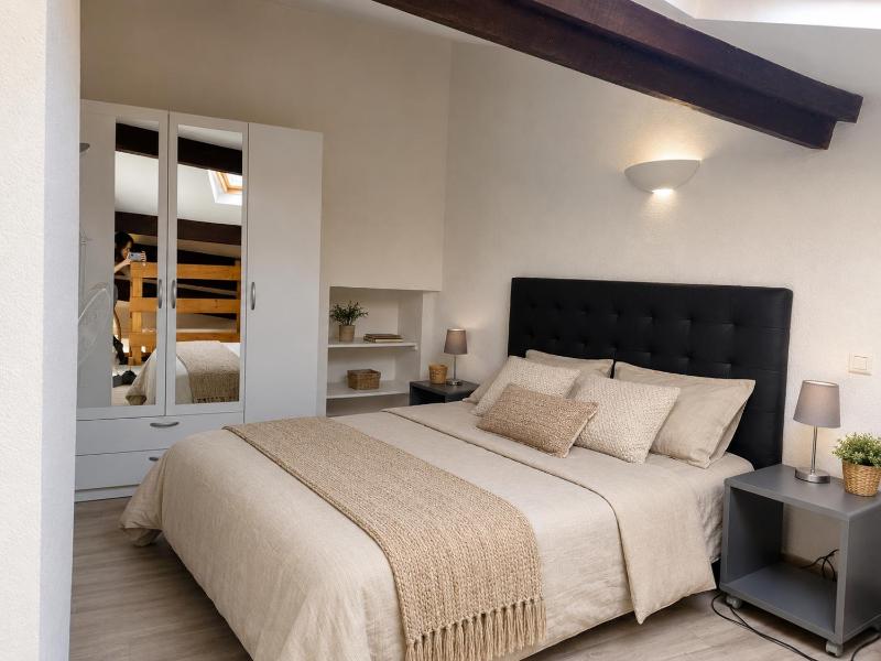 Le Cocon d'Avignon - T2 Duplex 40m2 - Centre historique Intra muros- WIFI CLIMATISATION - image 7