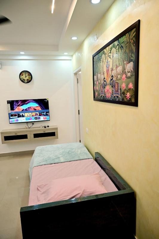 Padmalaya Luxury Temple View Stay with infant cradle - image 16