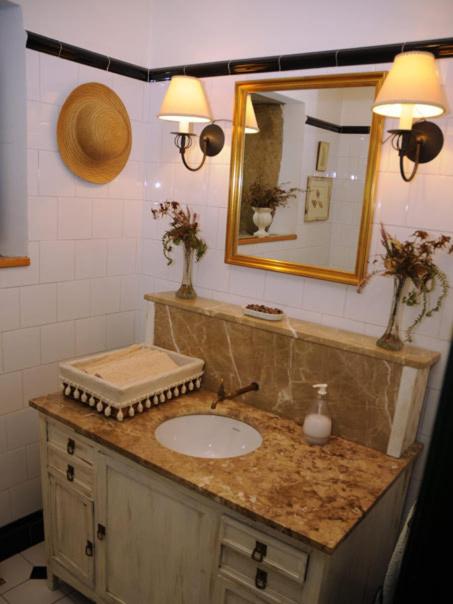 Double or Twin Room image 2