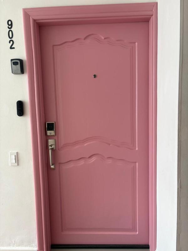 Snug on 9th - image 9