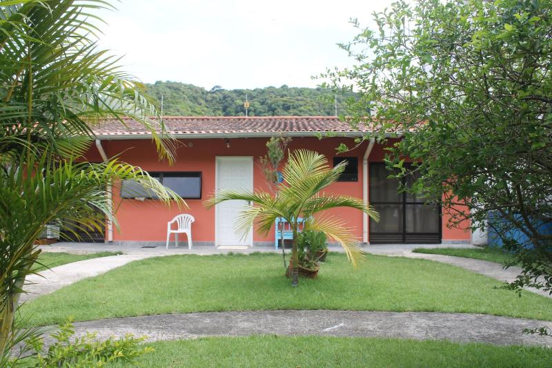 O Melhor Chalé da Praia do Guaiúba com Churrasqueira e Piscina Gigante - image 10
