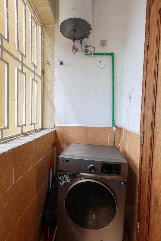 Modern 2BR Apartment in Mombasa CBD with 2 Bathrooms & Balcony near Airport & Old Town - image 13