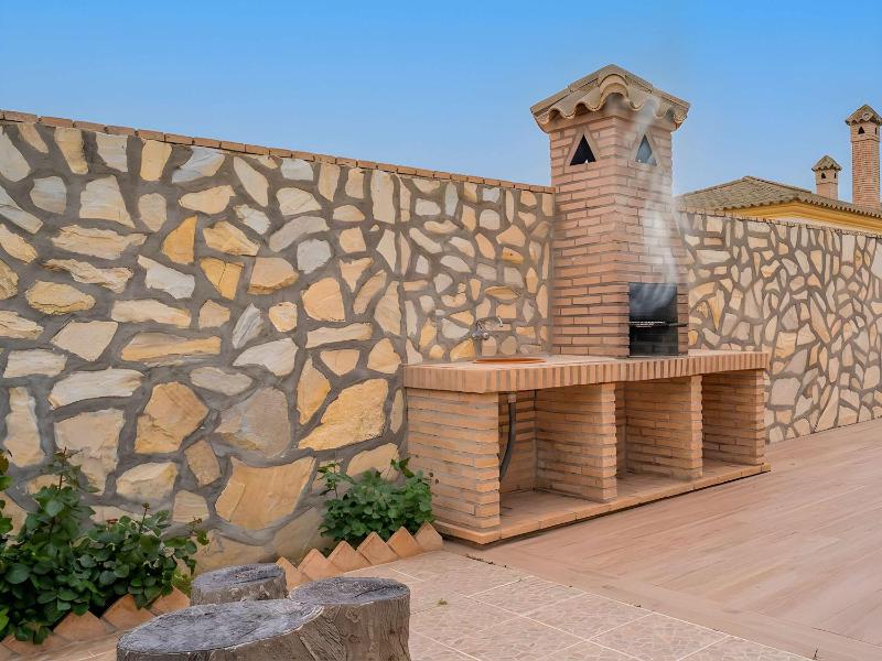 Chalet Piscina Privada Aire acondicionado Agua salada y vallada solo alquilamos a familias - image 35