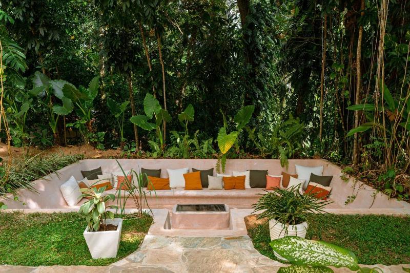 Luxury Villa in Jungle Setting with Infinity Pool and Firepit - image 5
