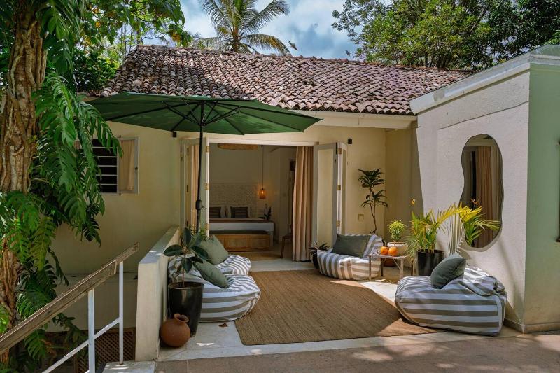 Luxury Villa in Jungle Setting with Infinity Pool and Firepit - image 9