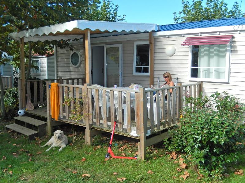 Three-Bedroom Mobile Home (6 People) image 1