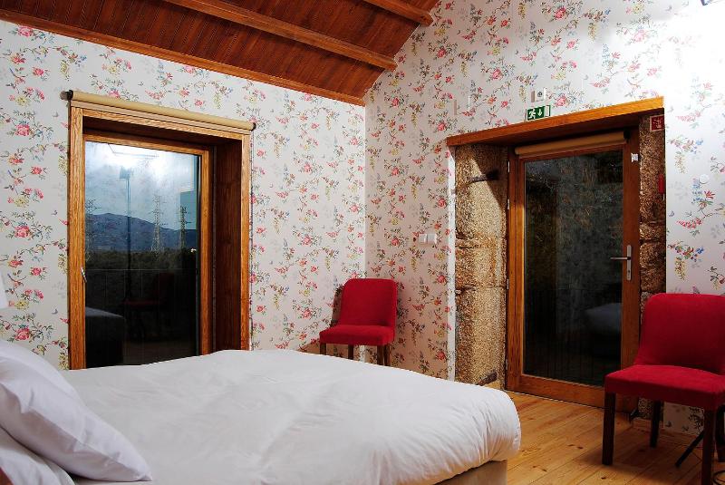 Double or Twin Room with Mountain View image 1