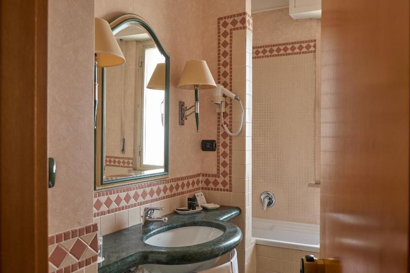 Perugia Plaza Hotel - image 10